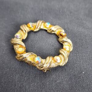 Vintage 1950's Textured Round Iridescent Moonstones Rhinestone Wreath Pin Brooch